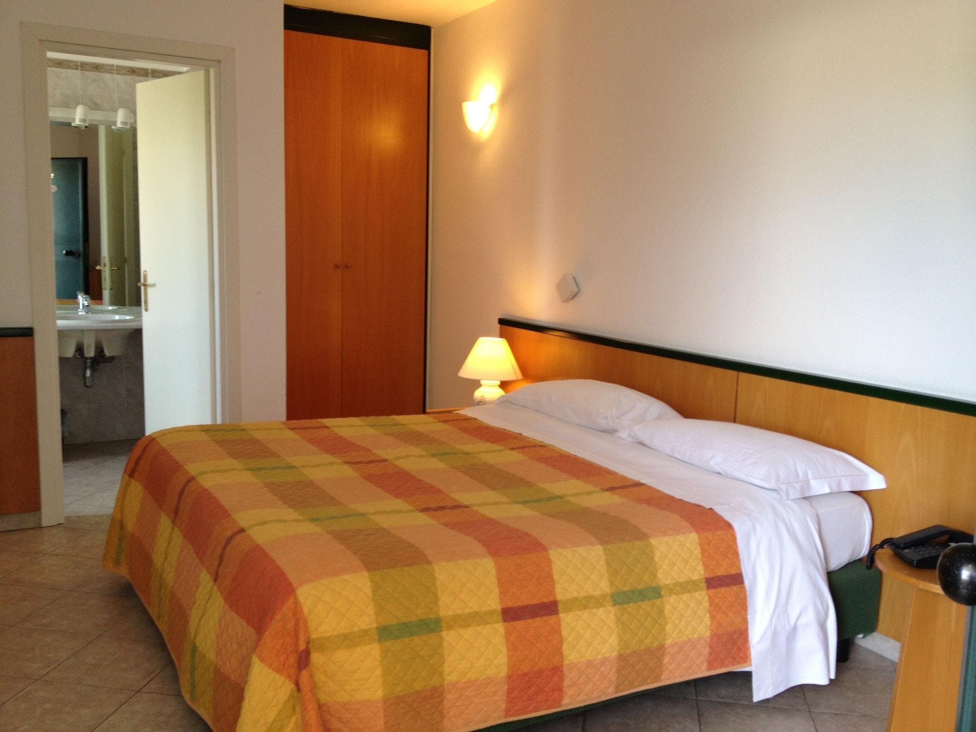 Hotel Ambrosio La Corte Olbia Buitenkant foto