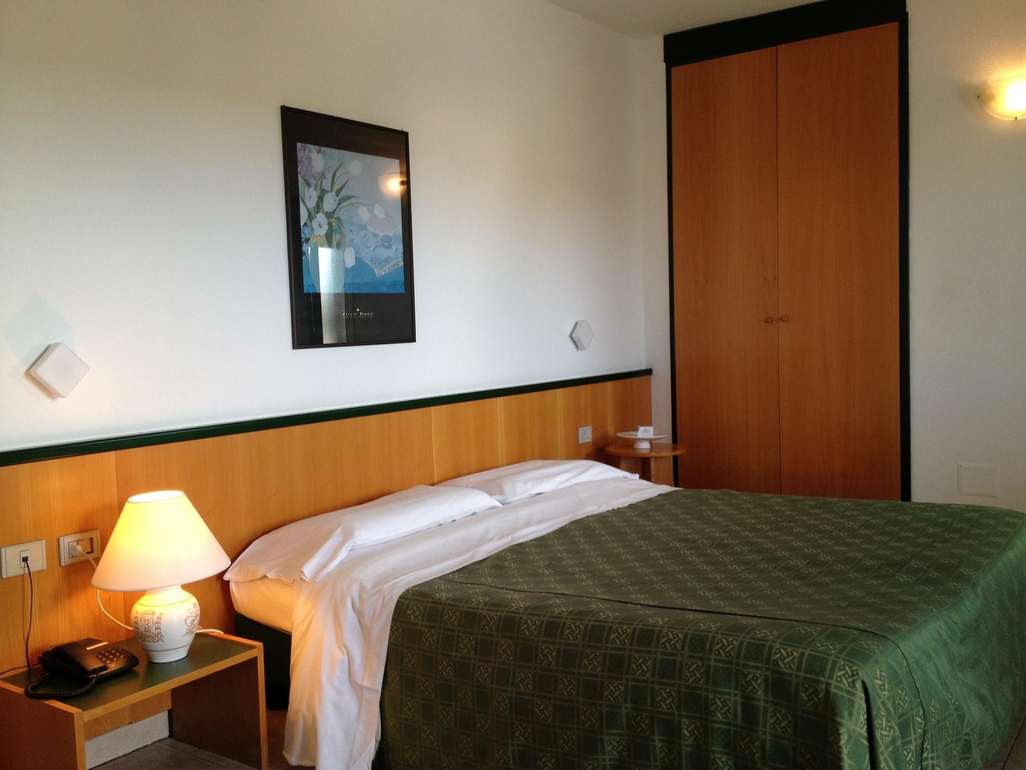 Hotel Ambrosio La Corte Olbia Buitenkant foto