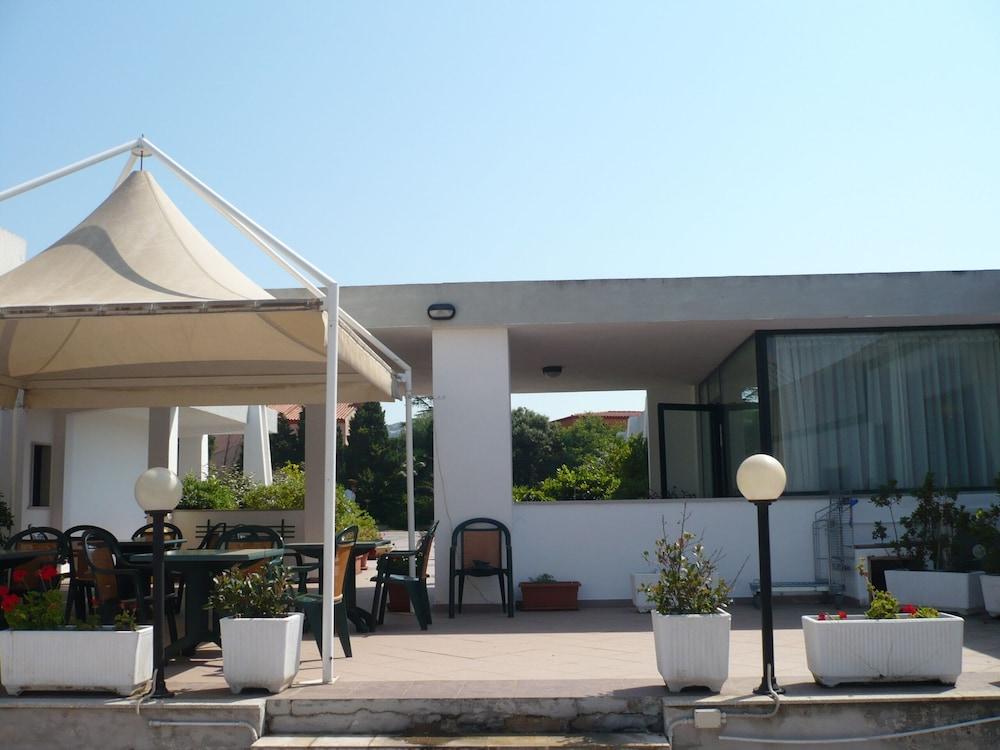 Hotel Ambrosio La Corte Olbia Buitenkant foto
